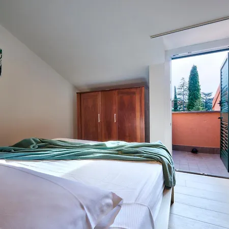 Luxury 100mq With Private Terrace With View Near Varenna *