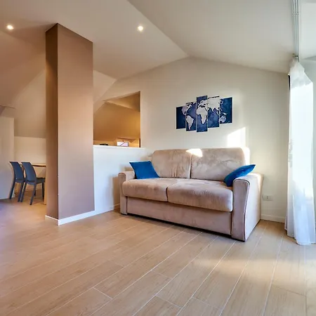 Lägenhet Luxury 100mq With Private Terrace With View Near Varenna Fiumelatte