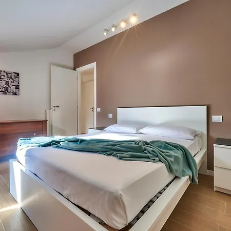 Lägenhet Luxury 100mq With Private Terrace With View Near Varenna