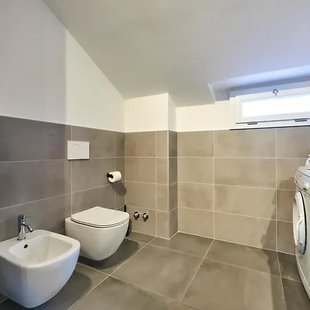 Luxury 100mq With Private Terrace With View Near Varenna Apartment