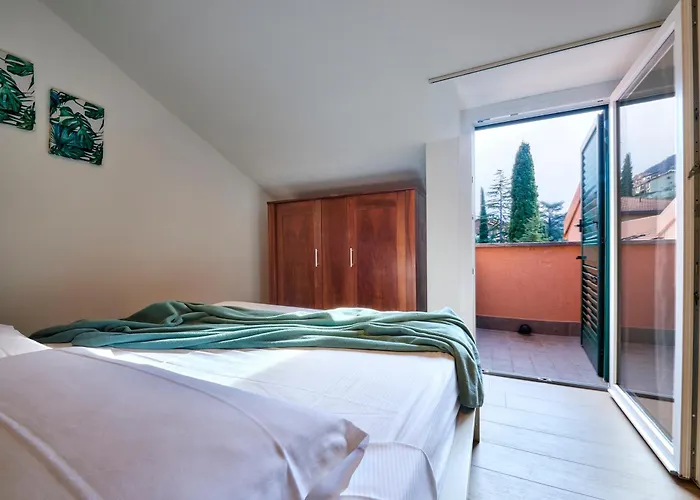 Luxury 100mq With Private Terrace With View Near Varenna *