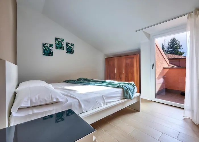 Luxury 100mq With Private Terrace With View Near Varenna Fiumelatte