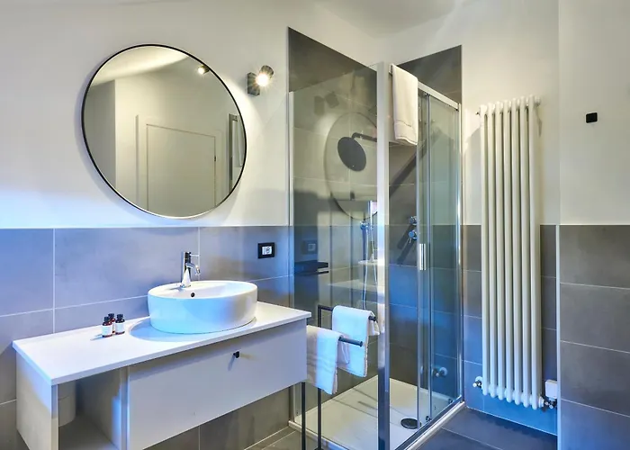 Luxury 100mq With Private Terrace With View Near Varenna Fiumelatte