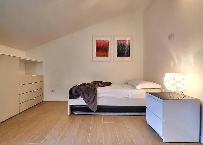 Luxury 100mq With Private Terrace With View Near Varenna Apartman