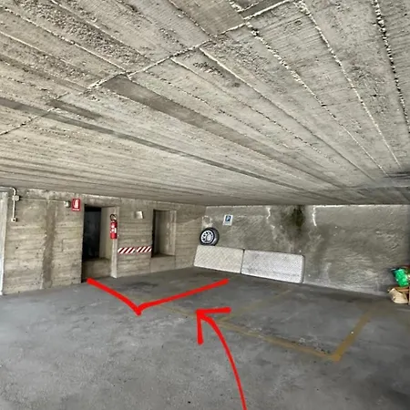 Luxury 100mq With Private Terrace With View Near Varenna Apartament