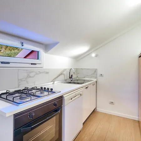 Apartament Luxury 100mq With Private Terrace With View Near Varenna