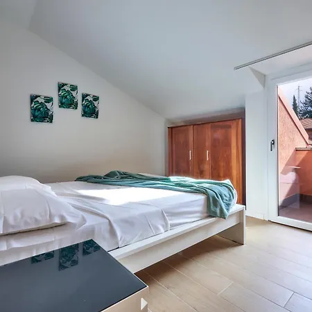 Luxury 100mq With Private Terrace With View Near Varenna Fiumelatte