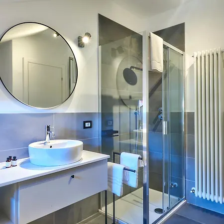 Luxury 100mq With Private Terrace With View Near Varenna Fiumelatte